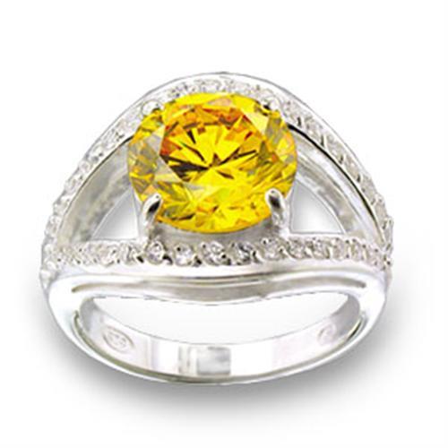 High-Polished 925 Sterling Silver Ring with AAA Grade CZ in Topaz