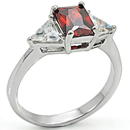 High-Polished 925 Sterling Silver Ring with AAA Grade CZ in Garnet