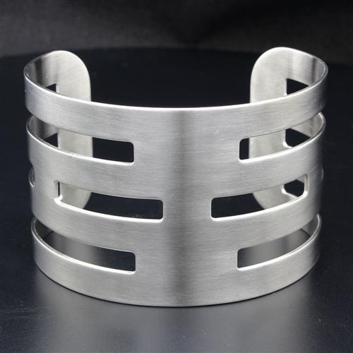 High polished (no plating) Stainless Steel Bangle with No Stone
