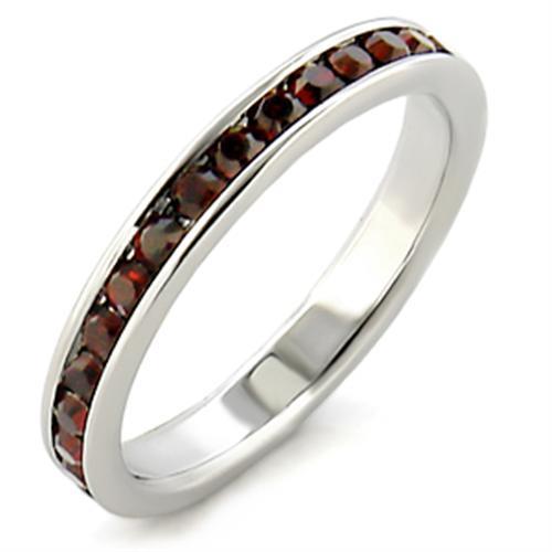 High-Polished 925 Sterling Silver Ring with Top Grade Crystal in Garnet