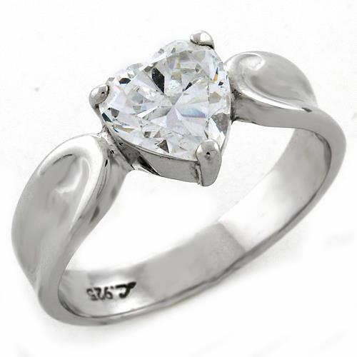 High-Polished 925 Sterling Silver Ring with AAA Grade CZ in Clear