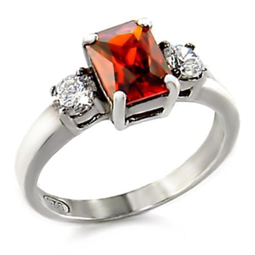 High-Polished 925 Sterling Silver Ring with AAA Grade CZ in Garnet