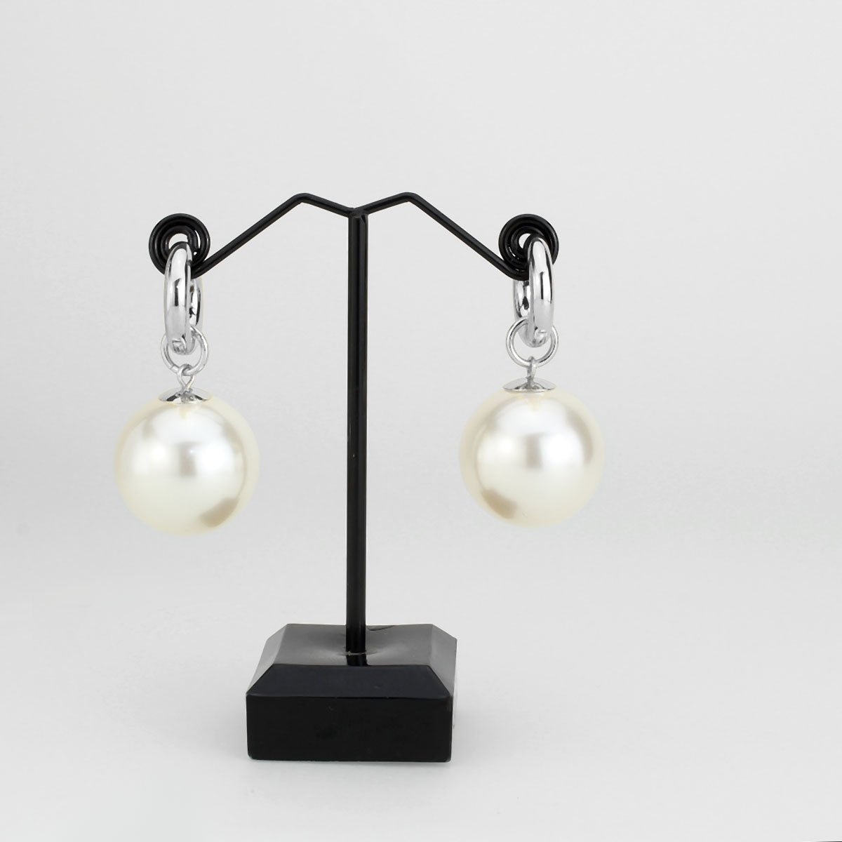 Imitation Rhodium Brass Earring with Synthetic in White