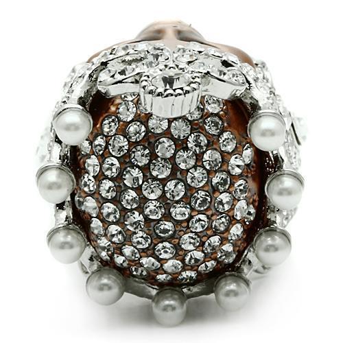 Special Color White Metal Ring with Synthetic Pearl in White
