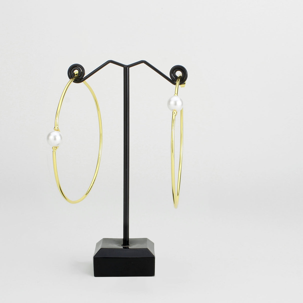 Flash Gold Brass Earring with Synthetic in White
