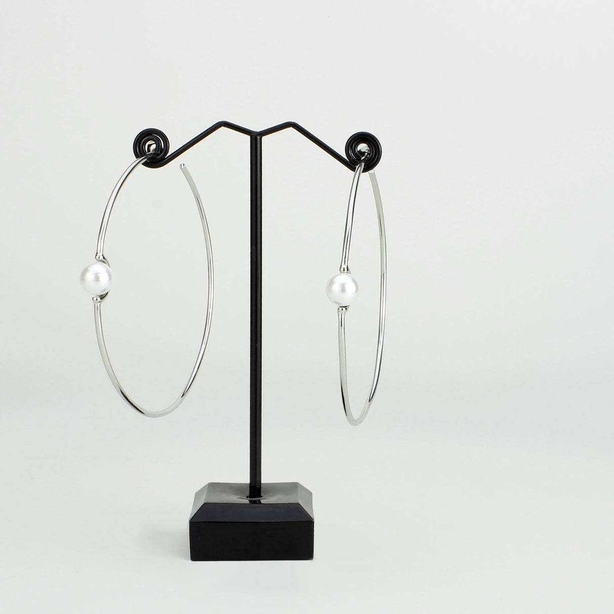 Imitation Rhodium Brass Earring with Synthetic in White