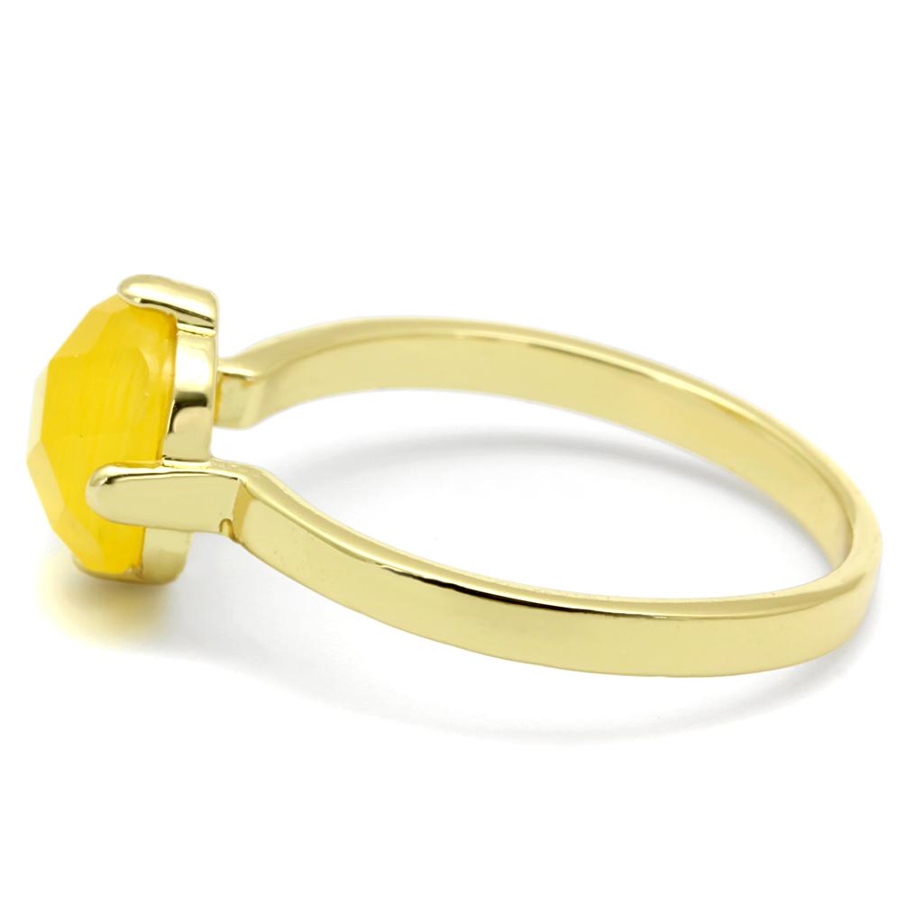 Flash Gold Brass Ring with Synthetic Cat Eye in Topaz