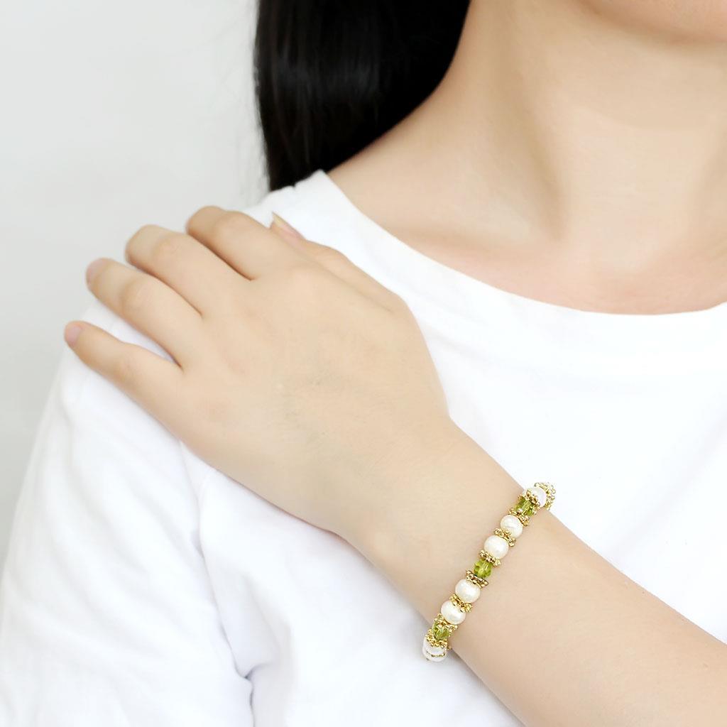Antique Silver White Metal Bracelet with Synthetic Pearl in Peridot