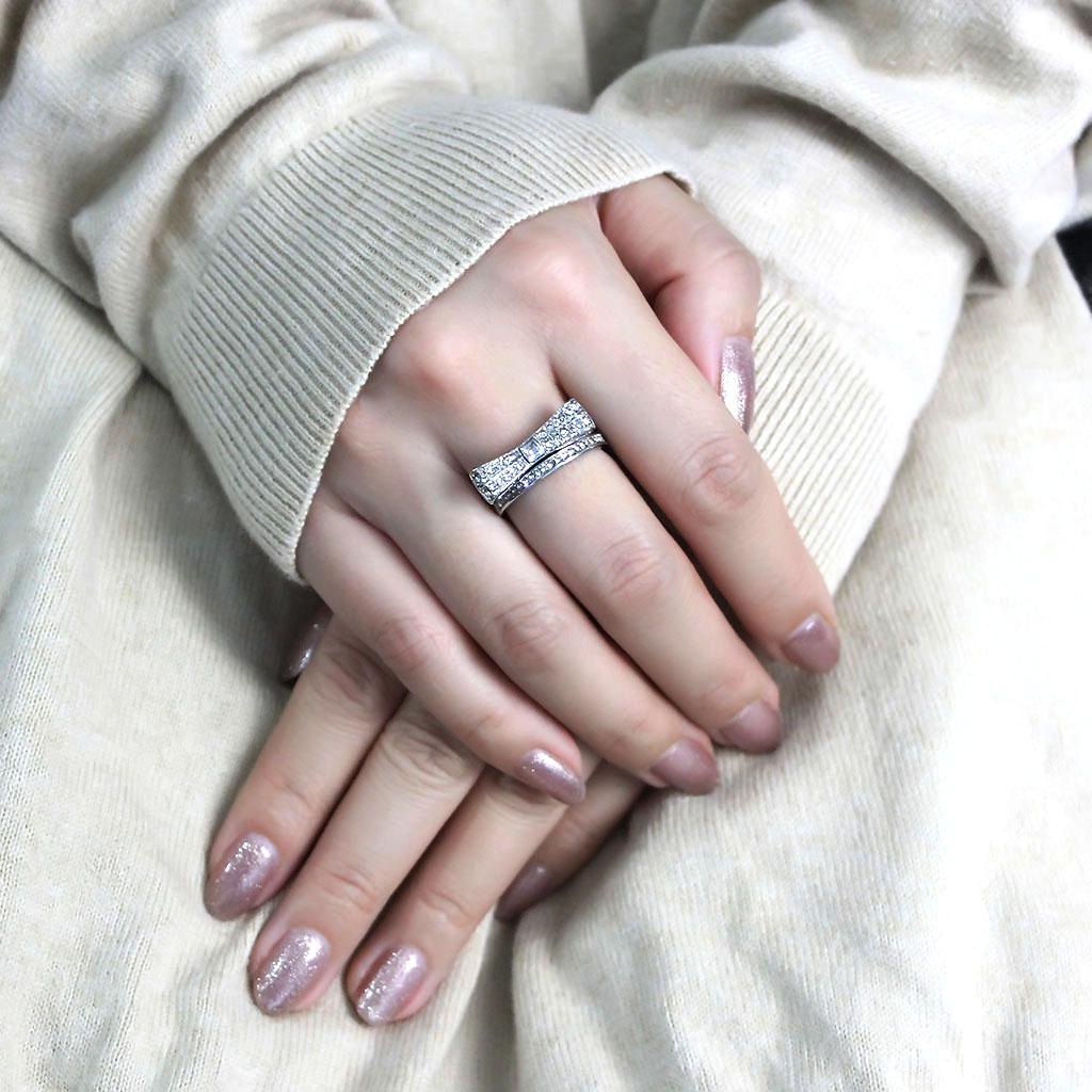 High polished (no plating) Stainless Steel Ring with Top Grade Crystal  in Clear